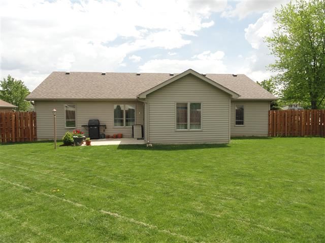 102 Berkley Ct, Decatur, IN 46733 photo 3