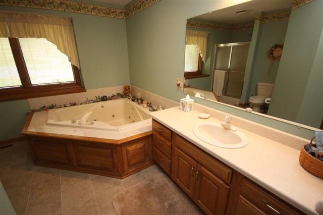 10924 Bushnell Ct, Fort Wayne, IN 46845 photo 6