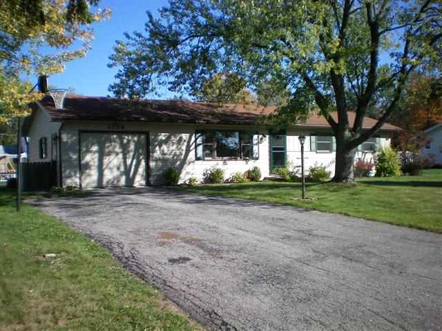 3734 Pineview Dr, Fort Wayne, IN 46815 photo 1