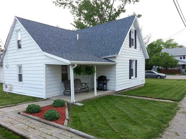 111 S Ogden St, Ossian, IN 46777 photo 2