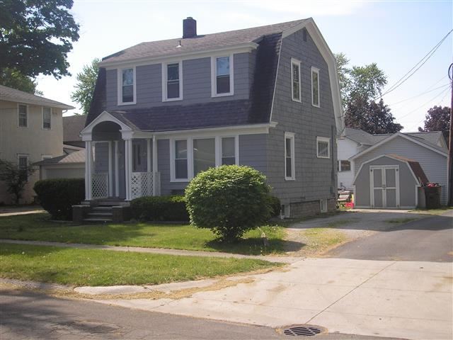 323 W 4th St, Auburn, IN 46706 photo 2