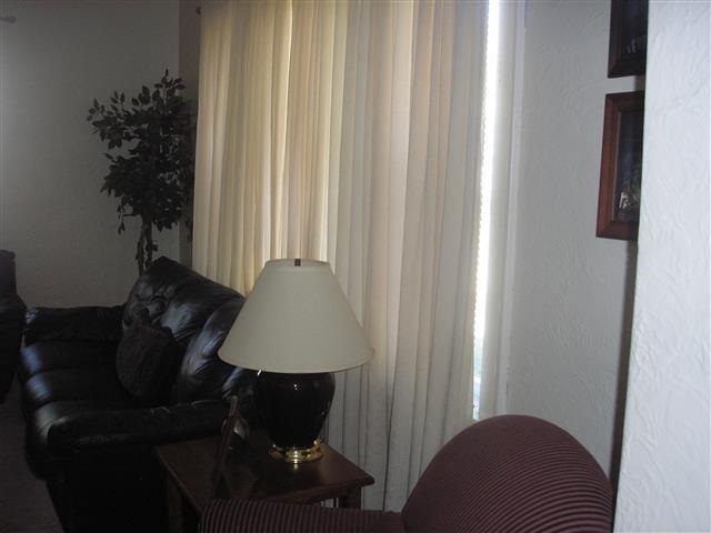 323 W 4th St, Auburn, IN 46706 photo 5