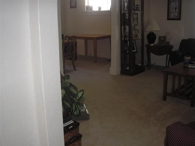 323 W 4th St, Auburn, IN 46706 photo 4