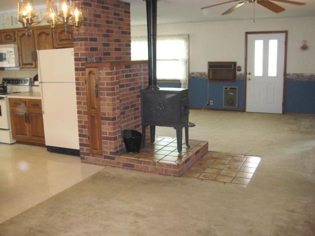 91 W Main St, Poneto, IN 46781 photo 7