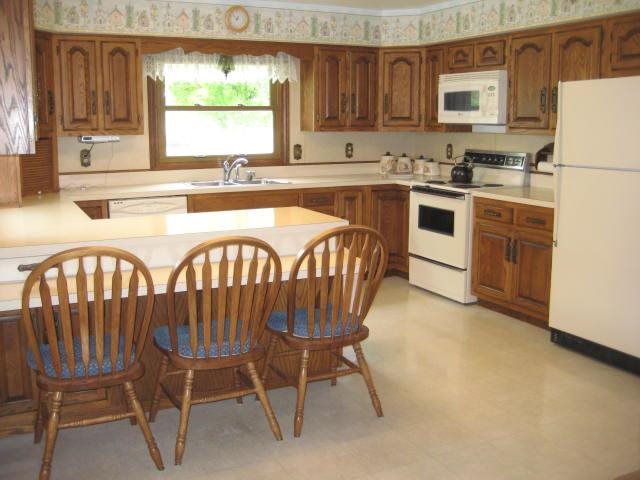 91 W Main St, Poneto, IN 46781 photo 12