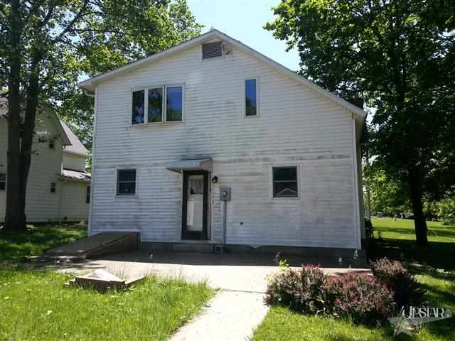 401 E 5th St, Warren, IN 46792 photo 5