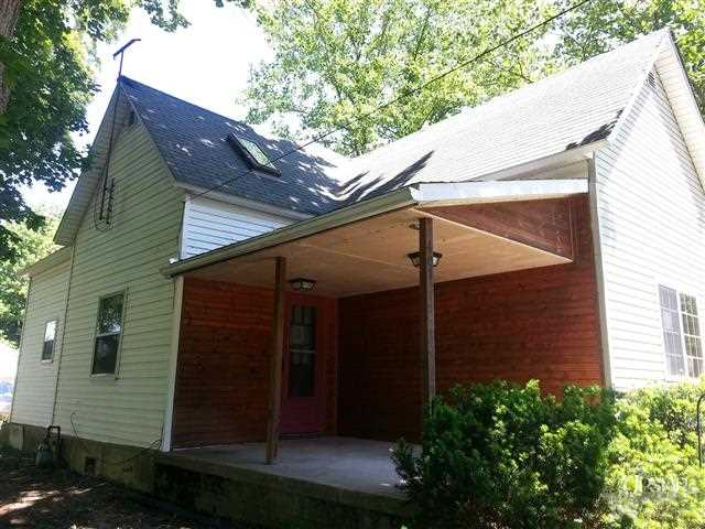 401 E 5th St, Warren, IN 46792 photo 4