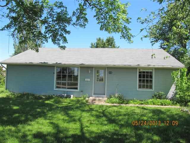 606 W Sunshine Dr, Morocco, IN 47963 photo 1