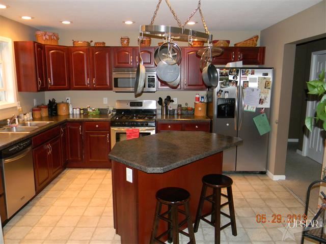 1114 E Perry Rd, Ligonier, IN 46767 photo 2