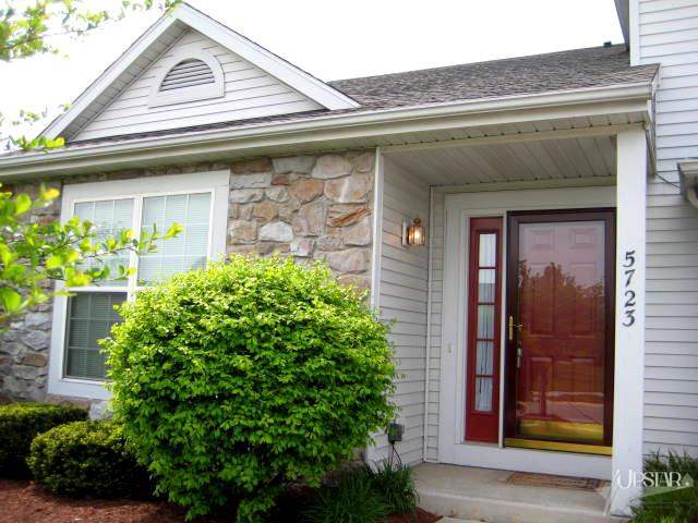 5723 Thornbriar Ln, Fort Wayne, IN 46835 photo 1