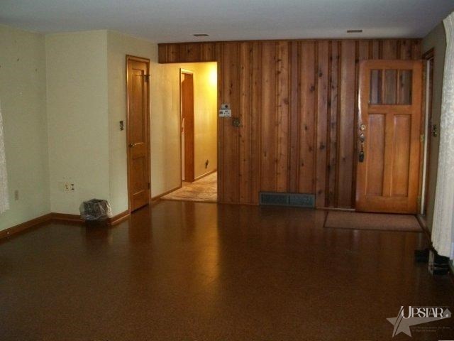 306 E Columbia St, South Whitley, IN 46787 photo 14