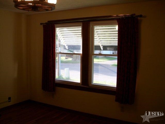 306 E Columbia St, South Whitley, IN 46787 photo 12
