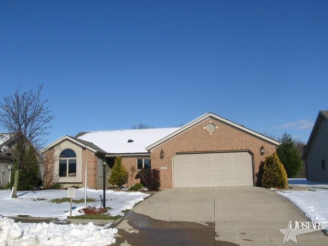 211 S Eagle Glen Trl, Columbia City, IN 46725 photo 1