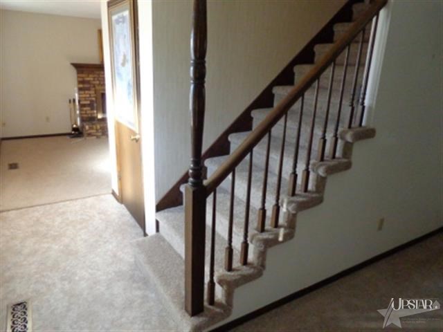 2818 Kingsland Ct, Fort Wayne, IN 46815 photo 2