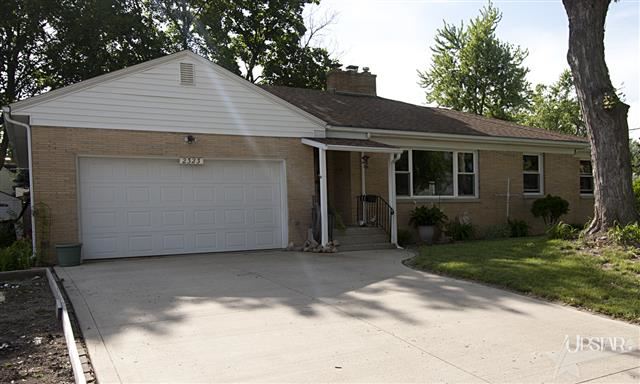 2323 Cambridge Blvd, Fort Wayne, IN 46808 photo 1