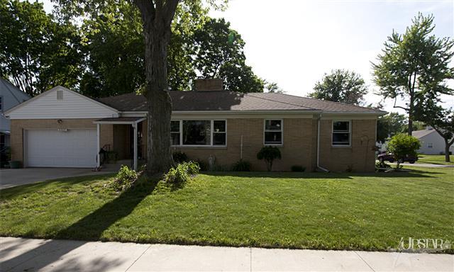 2323 Cambridge Blvd, Fort Wayne, IN 46808 photo 3