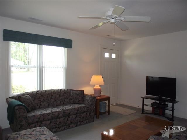 606 Elnora Dr, Fort Wayne, IN 46825 photo 3
