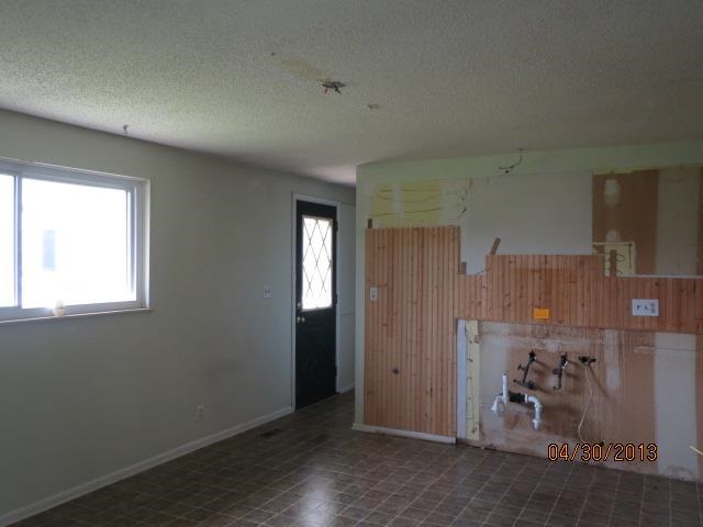 558 Outer Dr, Frankfort, IN 46041 photo 2