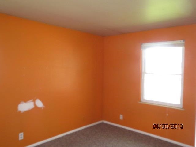 558 Outer Dr, Frankfort, IN 46041 photo 4