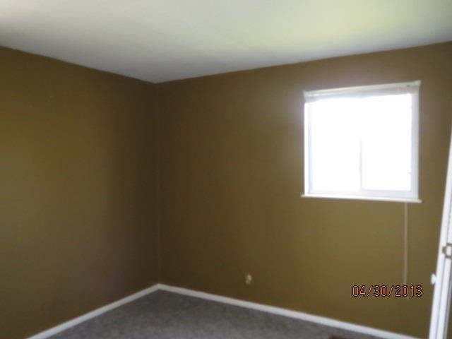 558 Outer Dr, Frankfort, IN 46041 photo 5