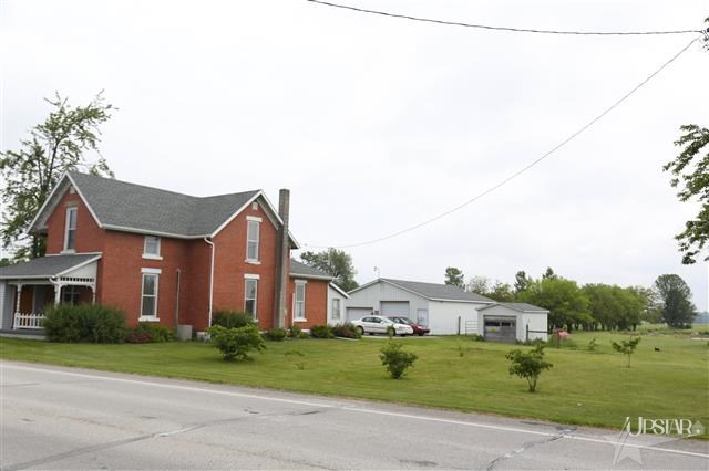 4215 S Warren Rd, Huntington, IN 46750 photo 2