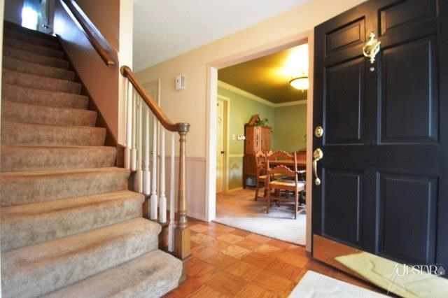 1817 Forest Downs Dr, Fort Wayne, IN 46815 photo 3