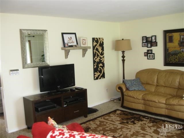 423 W Roe St, Ossian, IN 46777 photo 9