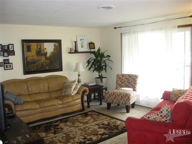 423 W Roe St, Ossian, IN 46777 photo 5