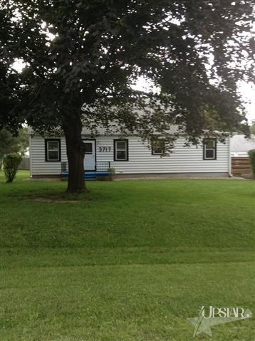 3717 Highland Dr, Fort Wayne, IN 46804 photo 2