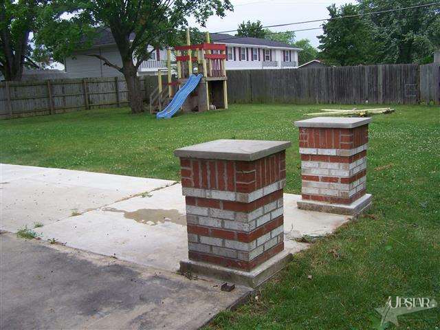 215 N 16th St, Decatur, IN 46733 photo 4