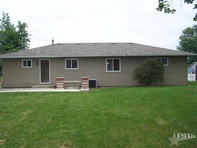 215 N 16th St, Decatur, IN 46733 photo 2