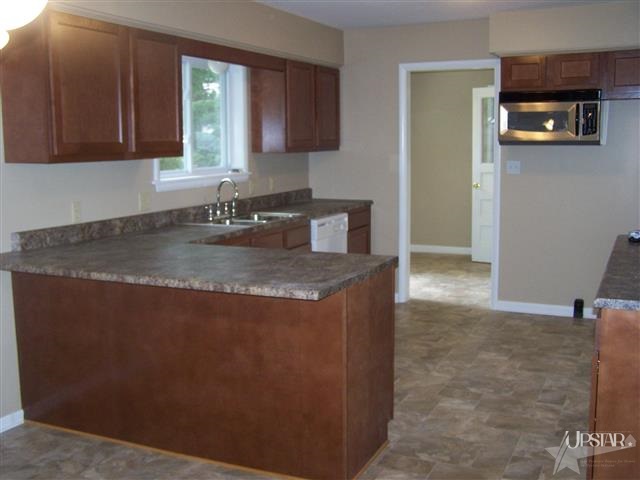 215 N 16th St, Decatur, IN 46733 photo 5