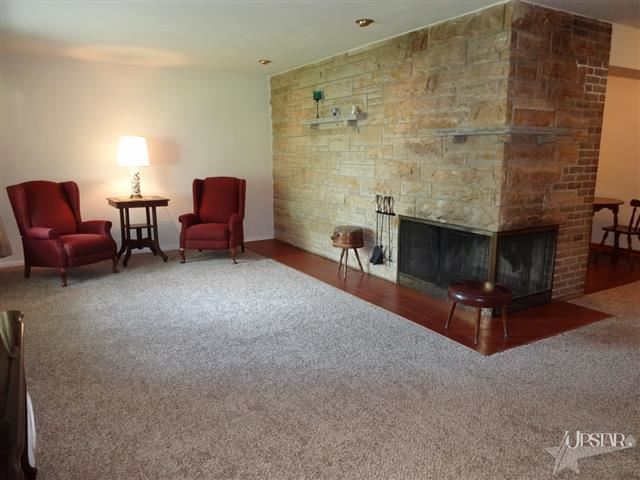3925 Buesching Dr, Fort Wayne, IN 46815 photo 2