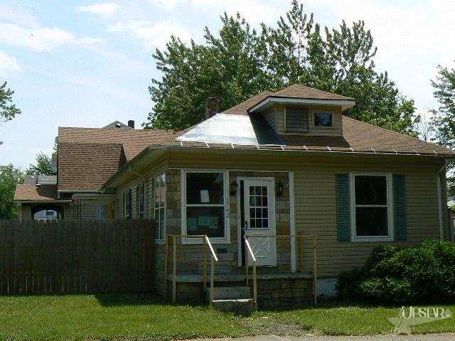 1742 Oakland St, Fort Wayne, IN 46808 photo 1