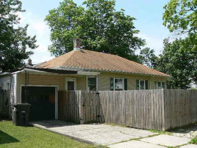 1742 Oakland St, Fort Wayne, IN 46808 photo 2