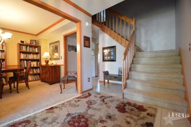 9022 Stoneridge Ct, Fort Wayne, IN 46825 photo 3