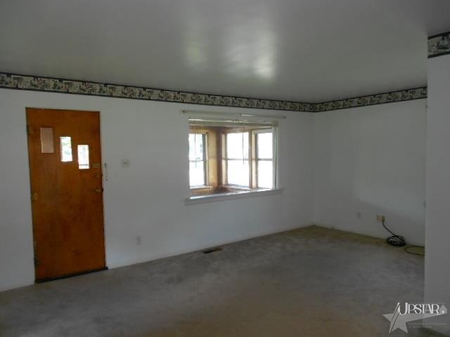 453 E State St, Huntington, IN 46750 photo 6