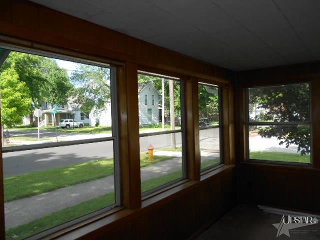 453 E State St, Huntington, IN 46750 photo 5
