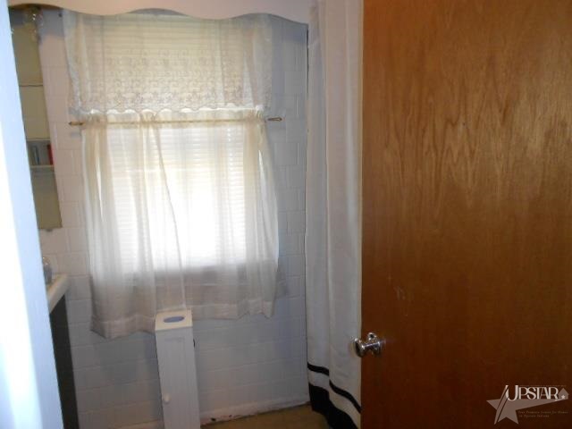 453 E State St, Huntington, IN 46750 photo 22