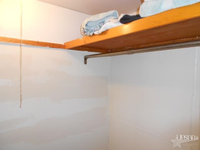 453 E State St, Huntington, IN 46750 photo 9