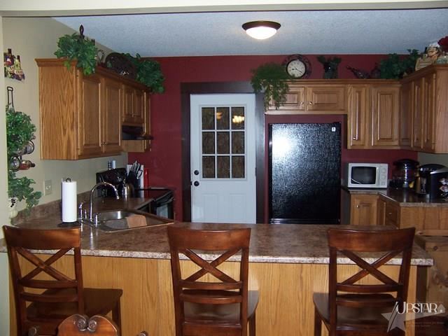 419 S Walsh St, Garrett, IN 46738 photo 6