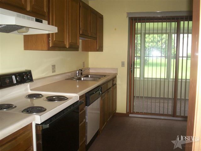 7915 Bruick Ln, Fort Wayne, IN 46815 photo 2