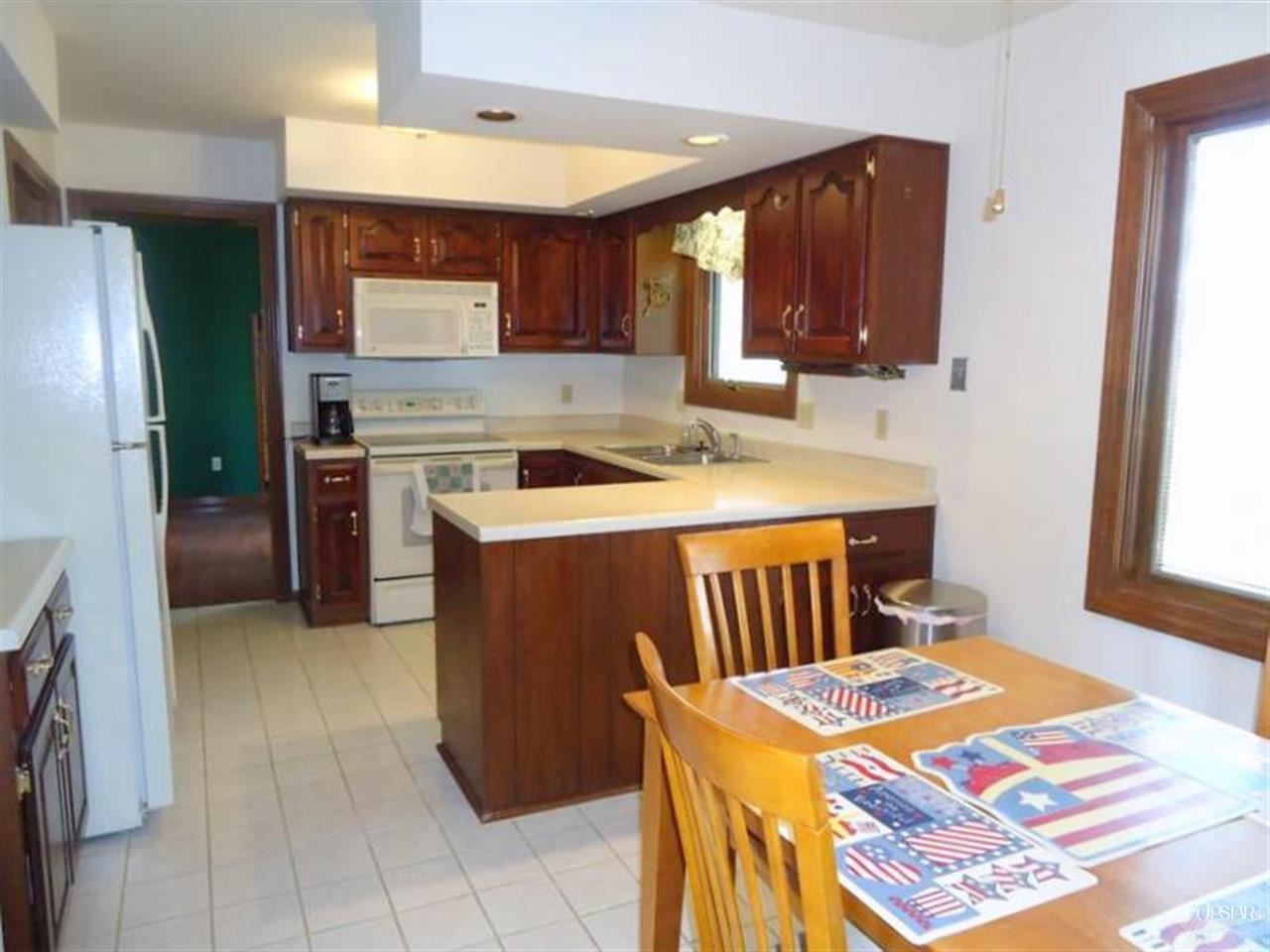 8724 Dunmore Ln, Fort Wayne, IN 46804 photo 9