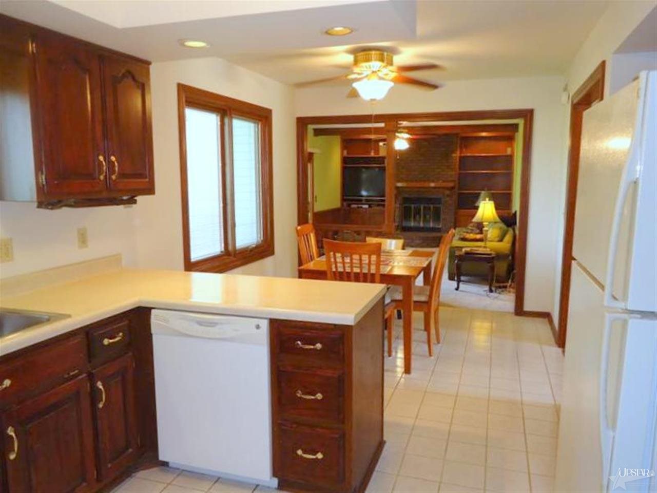 8724 Dunmore Ln, Fort Wayne, IN 46804 photo 12