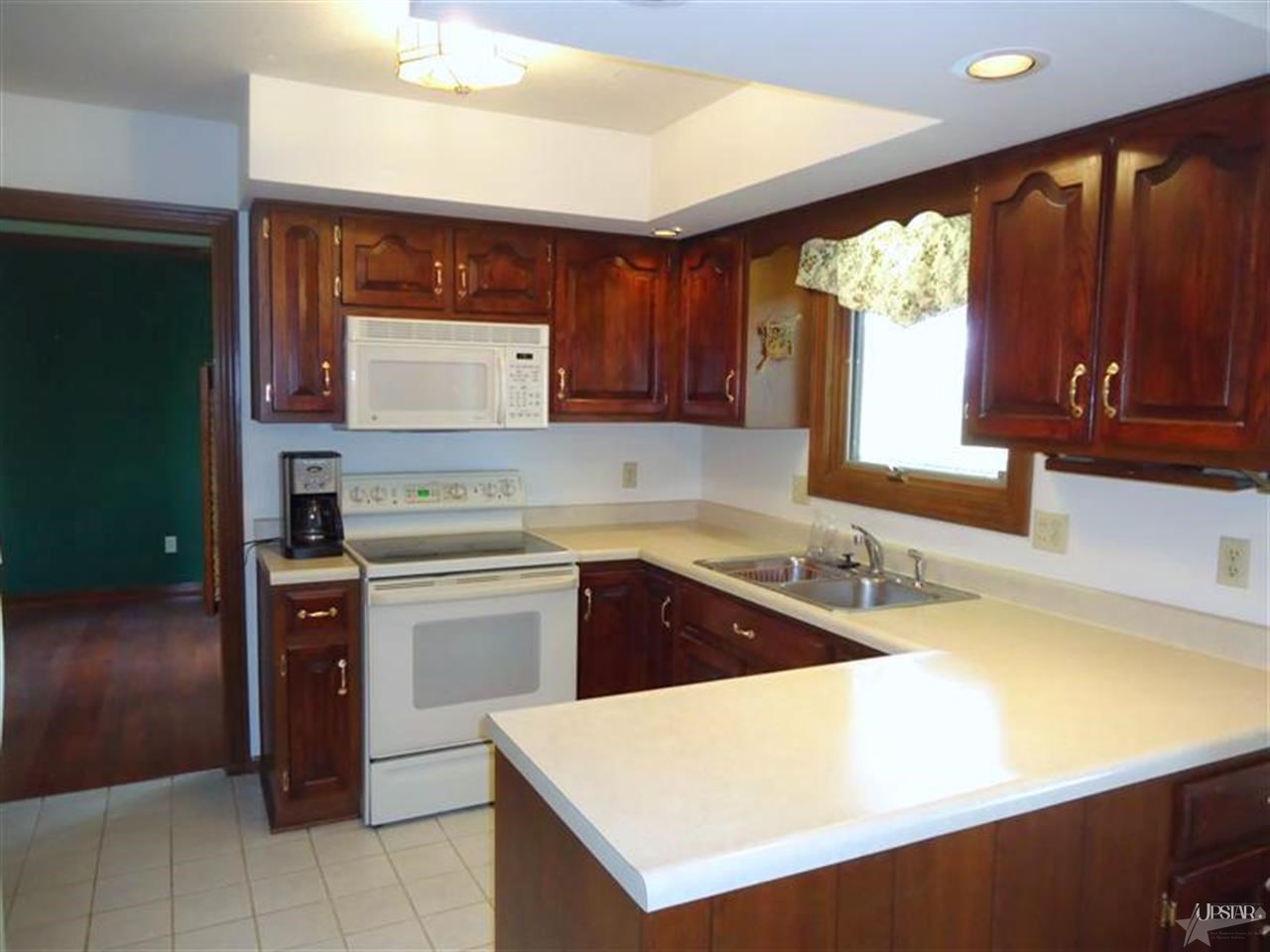 8724 Dunmore Ln, Fort Wayne, IN 46804 photo 3