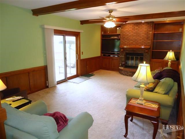 8724 Dunmore Ln, Fort Wayne, IN 46804 photo 2