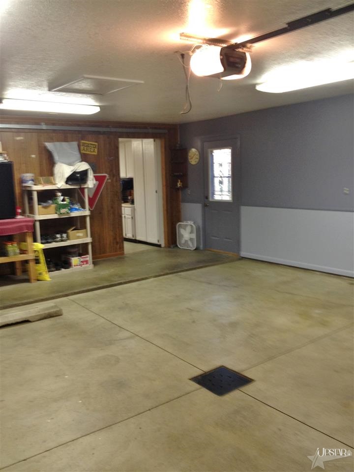 1804 Laramie Trce, Kendallville, IN 46755 photo 4