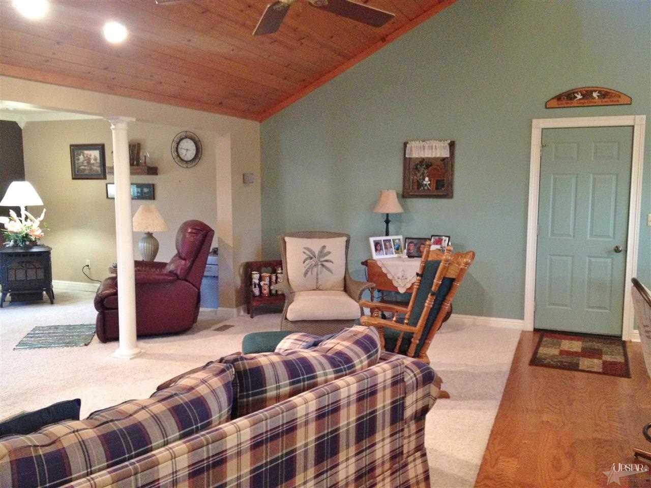 1804 Laramie Trce, Kendallville, IN 46755 photo 2