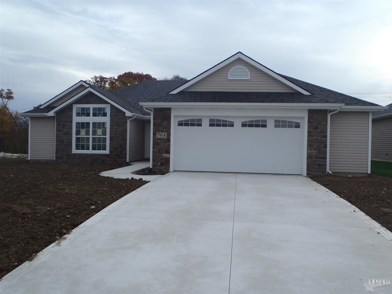 7914 Canonero Ln, Fort Wayne, IN 46825 photo 4