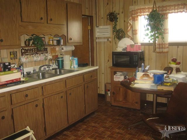 1117 W Central Ave, Bluffton, IN 46714 photo 10